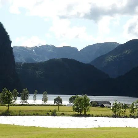 Rongen Gard * Bolstadøyri